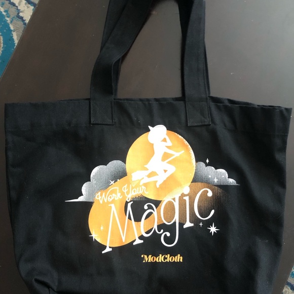 NEW ModCloth Halloween tote SALE trick-or-treat π§‘πΊππ¦ββ¬π€π»π§πΌββοΈπ #halloween - Picture 2 of 5